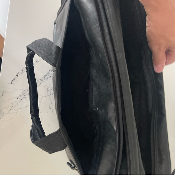 Black leather messenger bag, USOpen edition from the 100th edition in 2000. - Picture 6 of 6